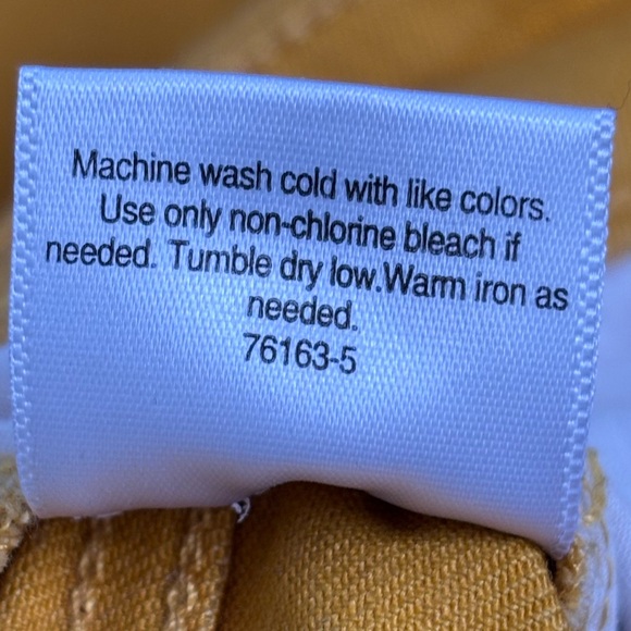 St. John's Bay Mustard (Amber Sun) Skinny Leg Jeans in Size 28W - Picture 15 of 16